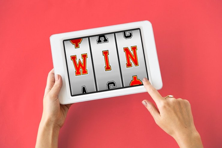 Pengguna togel900 yang sedang membaca panduan dan ketentuan bonus cashback